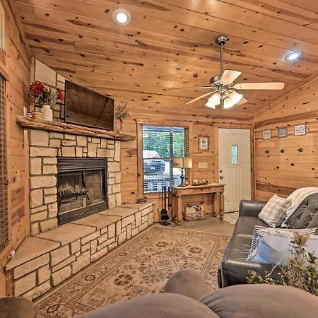 Broken Bow Azalea House - Forest Gem With Hot Tub! Exterior photo