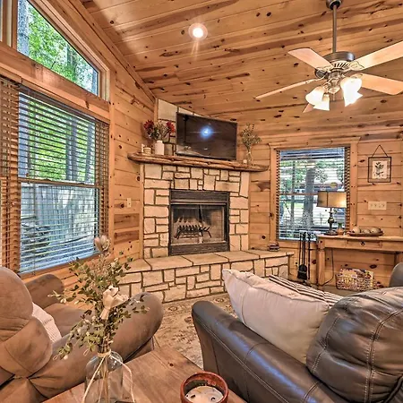 Broken Bow Azalea House - Forest Gem With Hot Tub! Exterior photo