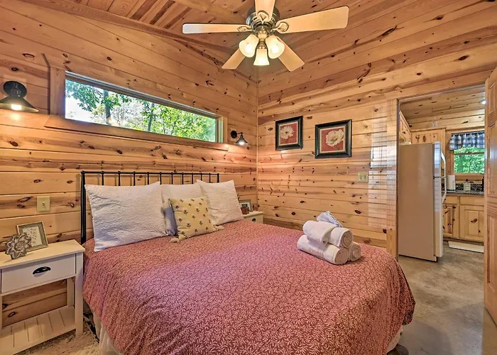 Broken Bow Azalea House - Forest Gem With Hot Tub!