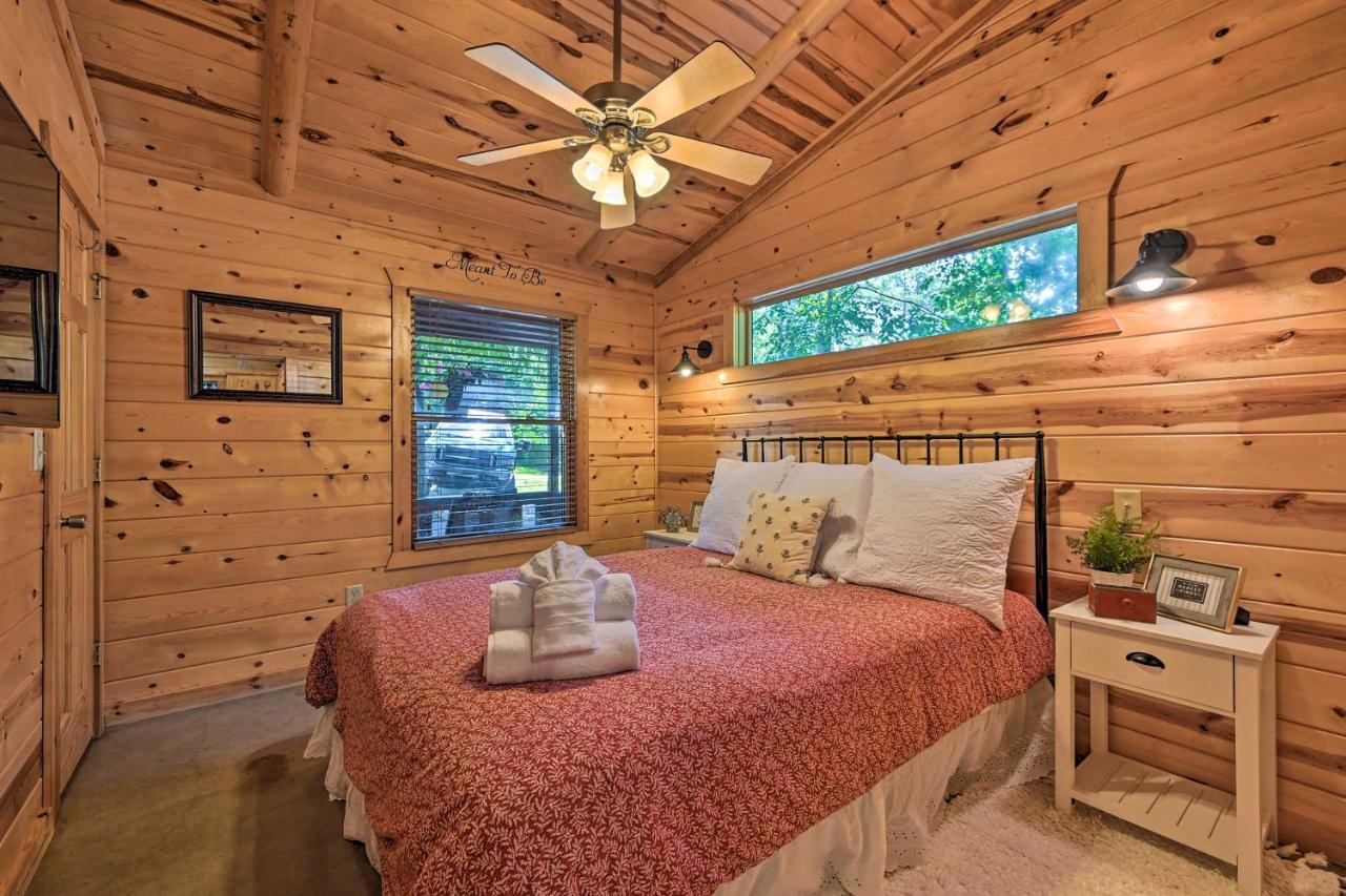 Azalea House - Forest Gem With Hot Tub!