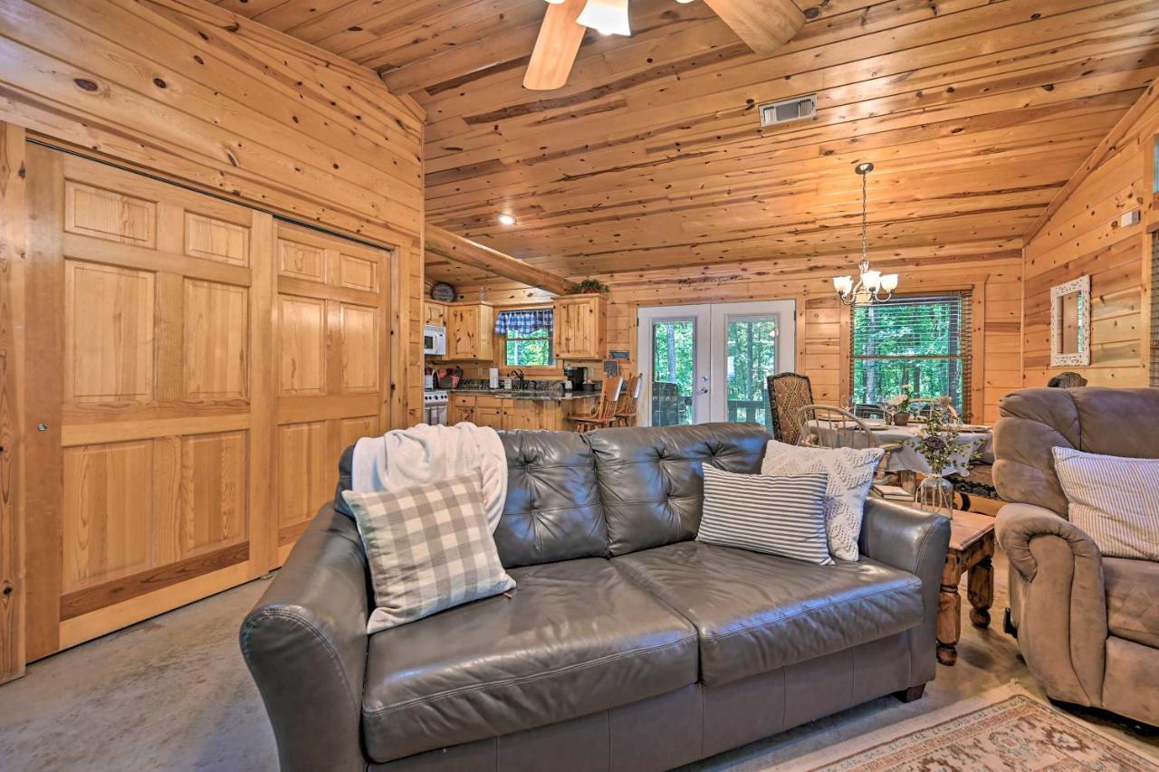 Azalea House - Forest Gem With Hot Tub! Broken Bow
