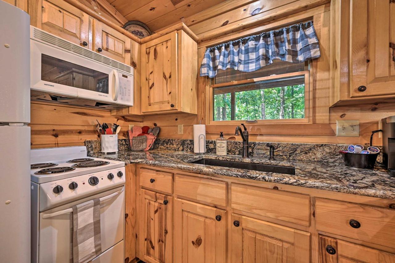 Azalea House - Forest Gem With Hot Tub! Broken Bow